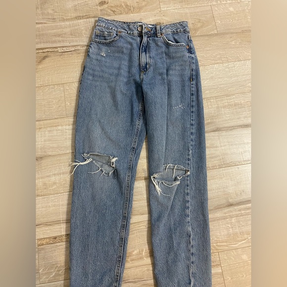 Blue ripped Claudia mom dynamite jeans. Size 26 - Picture 1 of 4